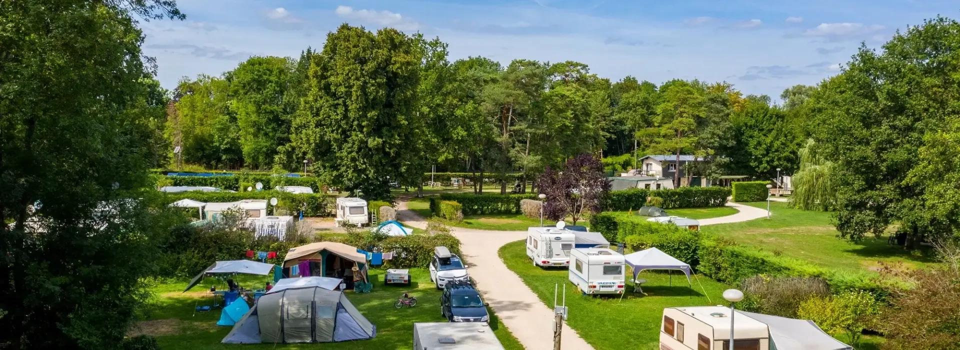 camping-les-pres-lg.webp